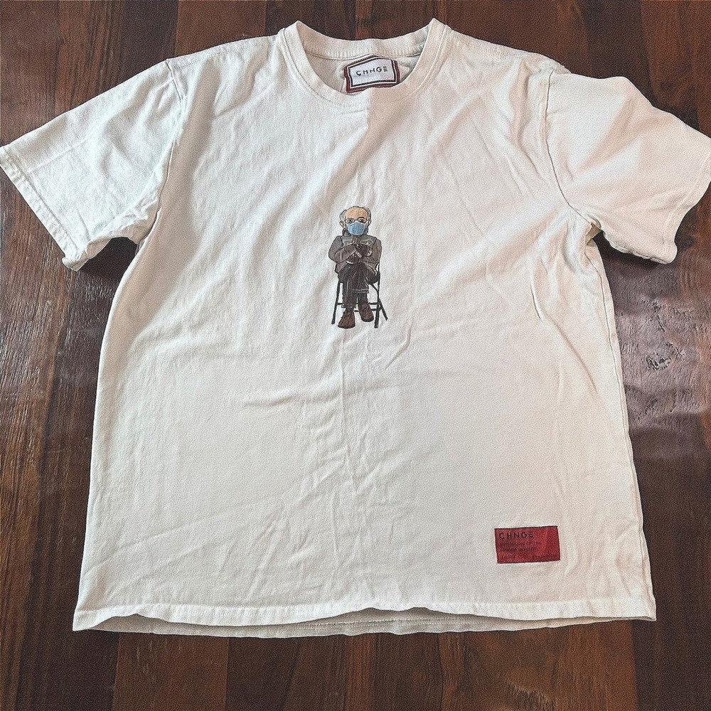 CHNGE Bernie Sanders Mittens Meme Organic Cotton Graphic T-Shirt White Large